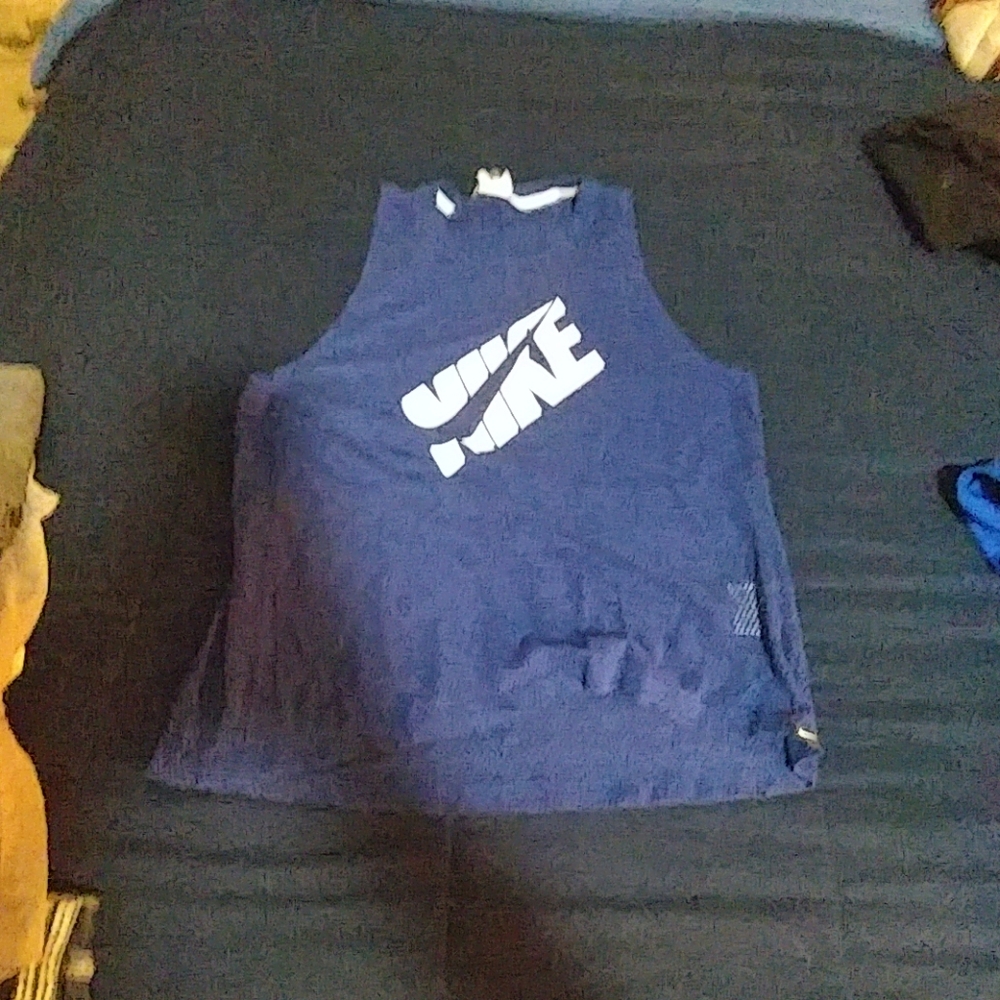 NIKE workout top!!!